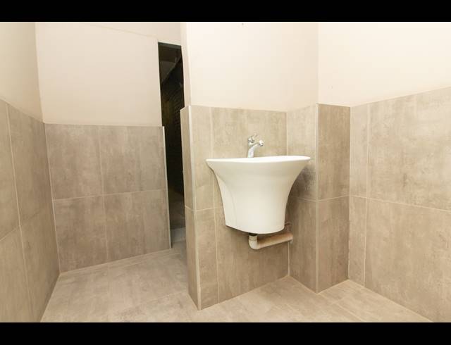 667M² FULL FLOOR TO LET IN WESTCLIFF